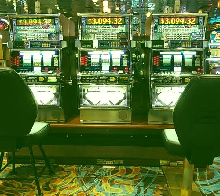 3 Blades & Blessings online slot