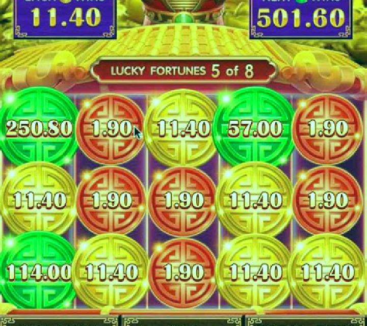 3 Jewel Crowns online slot