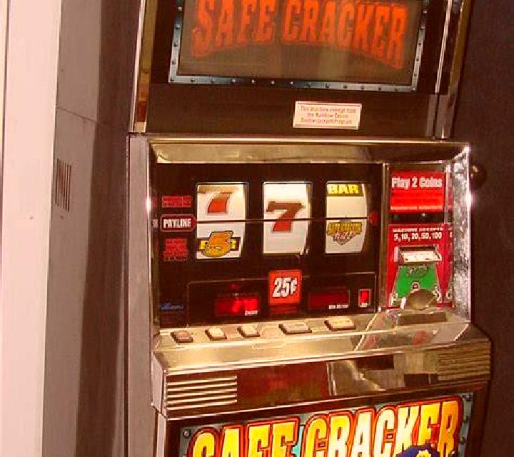 Action Bank Safe Cracker slot game
