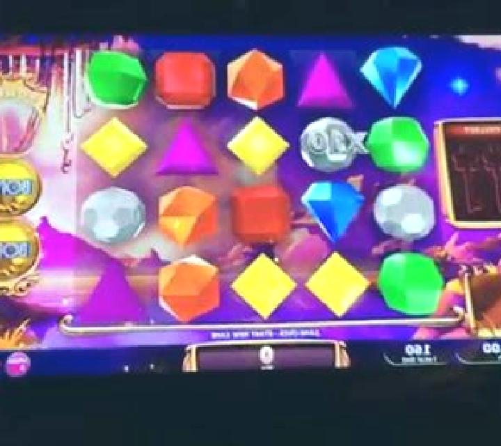 Bejeweled Hypercash slot machine