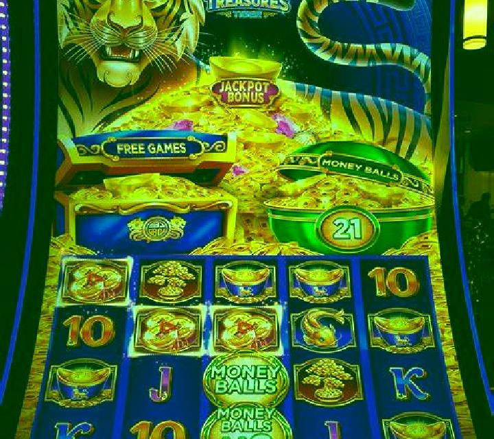 Benny the Panda slot machine