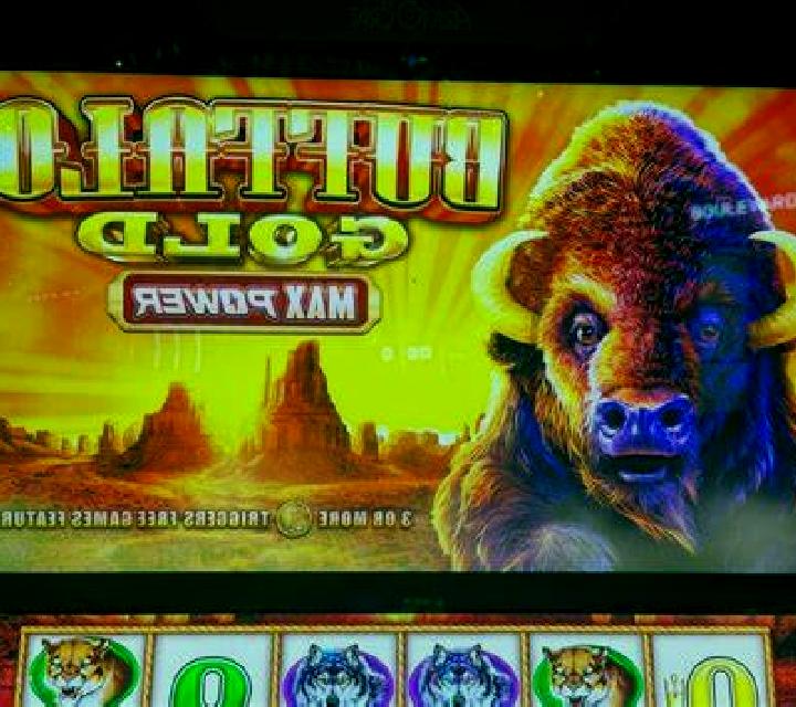 Buffalo Thunder Deluxe slot machine