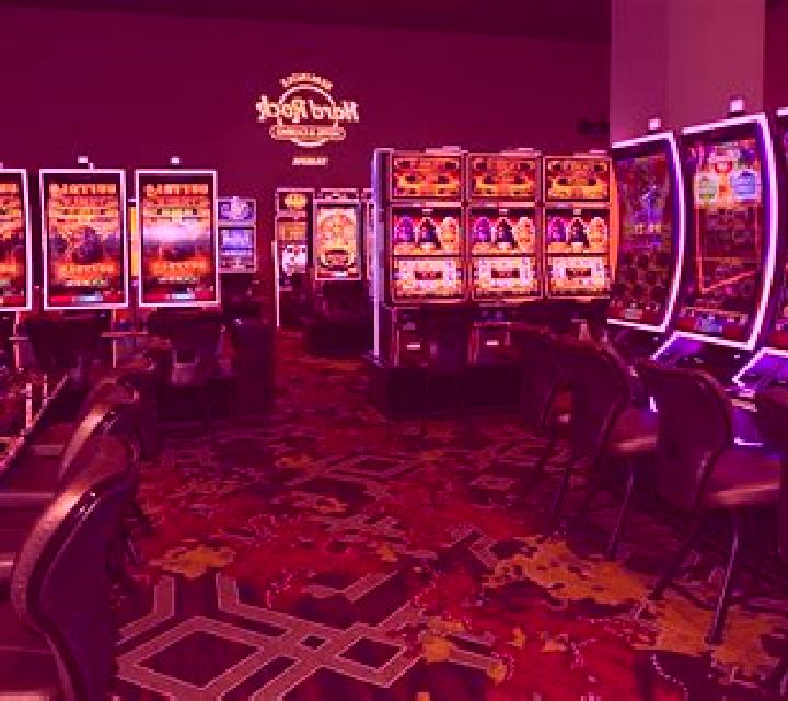 Casino Solitaire (Flipluck) slot machine
