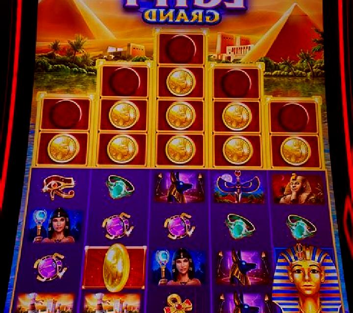 Chip Rush slot machine