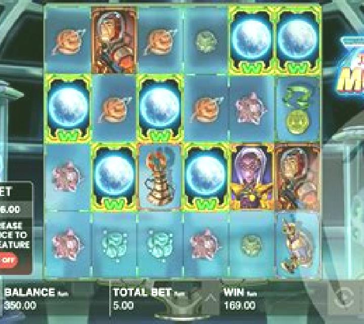 Cloveromatic Respin slot machine