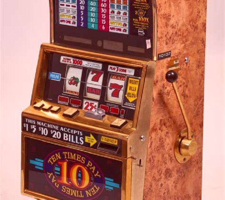 Clovers and Diamonds 10 slot machine
