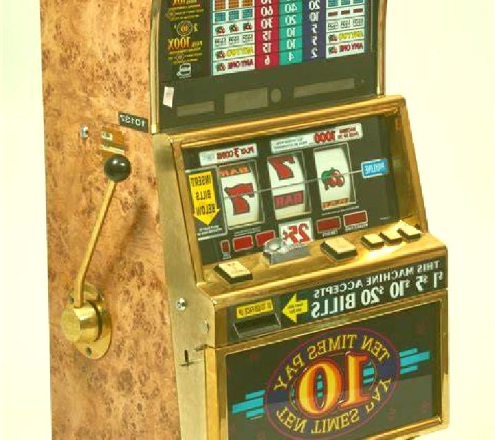 Club Mr. Luck 10 slot machine