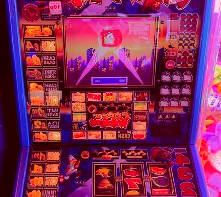 Clucks and Robbers slot game