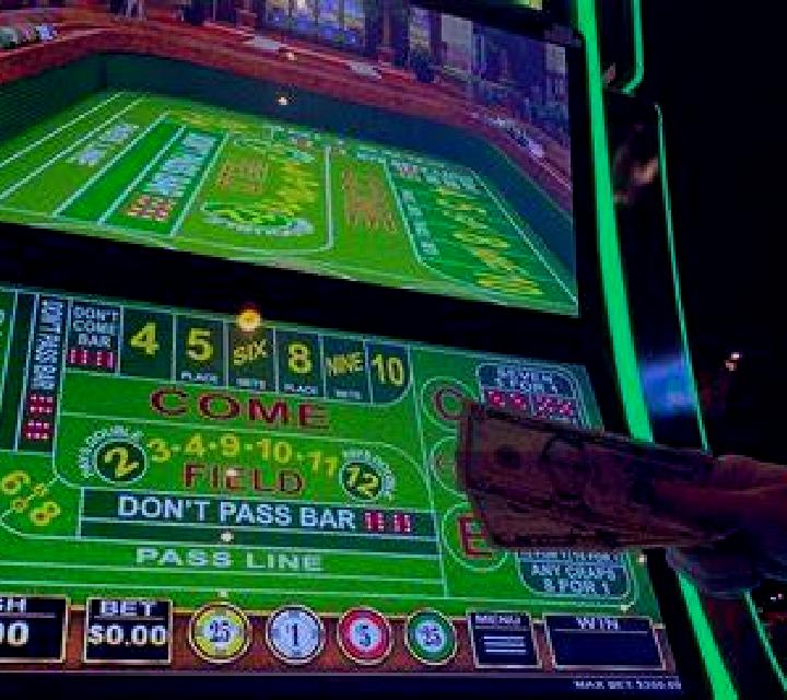 Crazy Fruits Dice slot