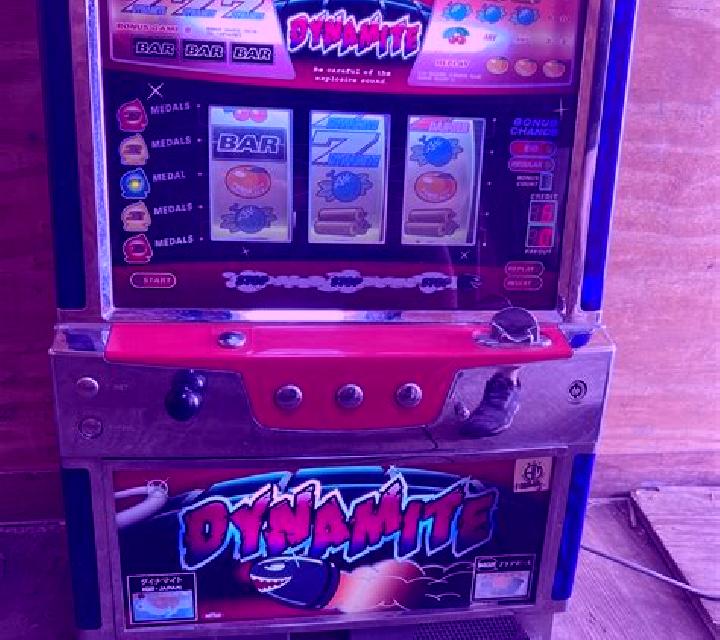 Dynamite Fortunes slot machine