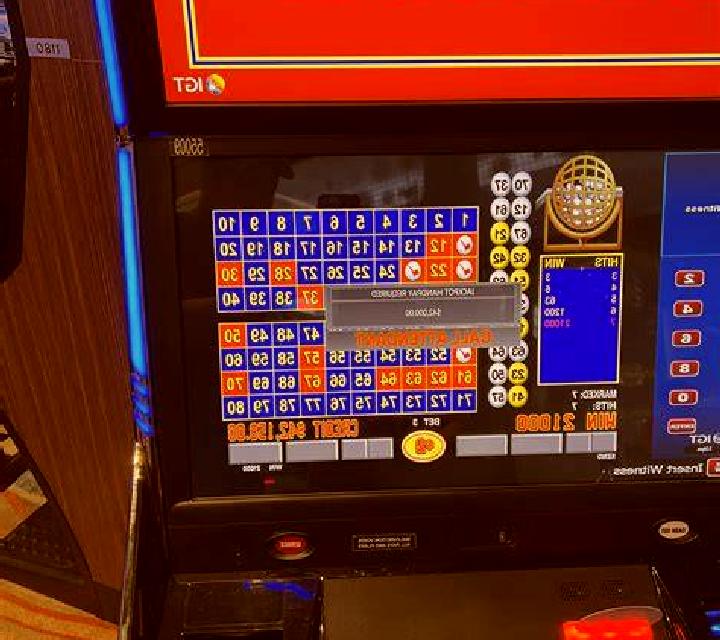Firefly Keno slot machine