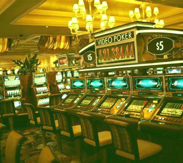 Five Star Luxury slot machine