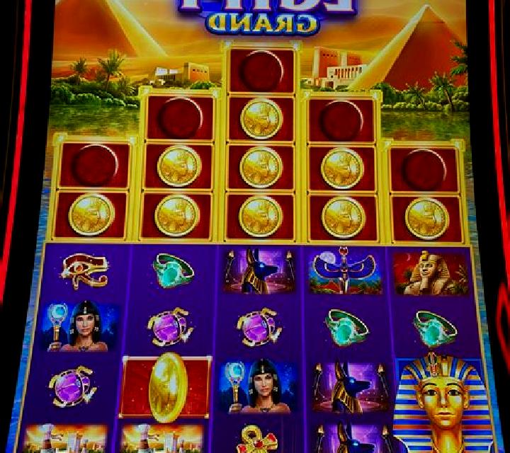 Golden Egg Invaders slot game