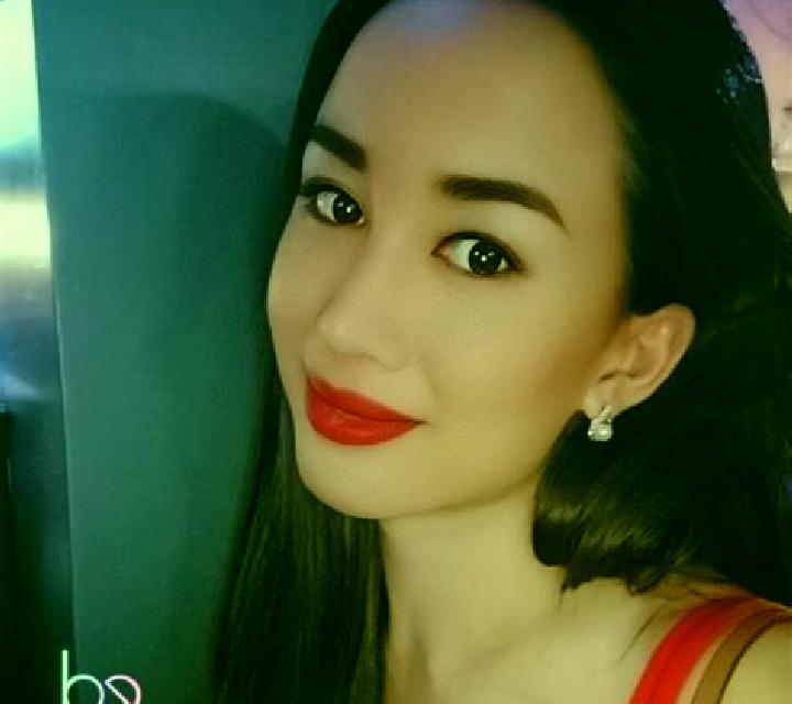 Hen Heist Hold & Win slot game