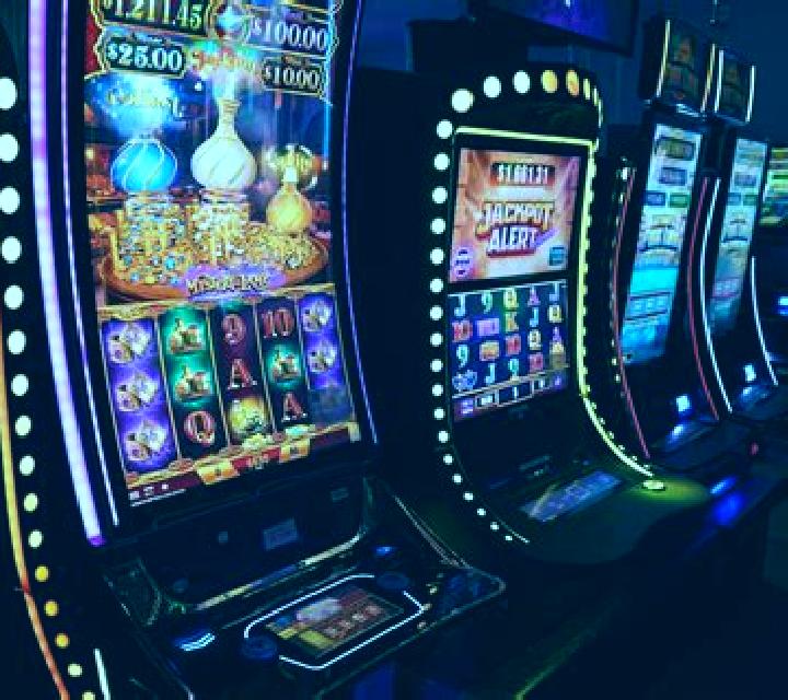 In the Bullseye online slot