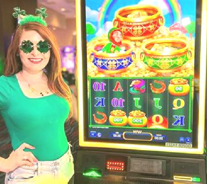 Lightning Gems slot machine