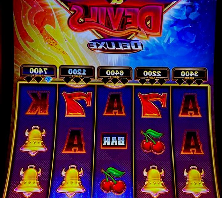 Maaax Diamonds slot machine