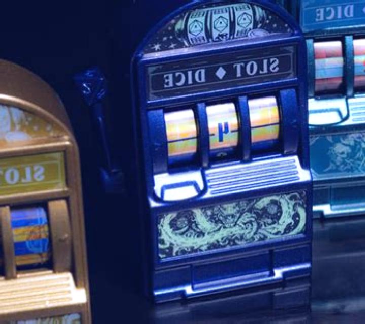 Man vs Gator slot machine