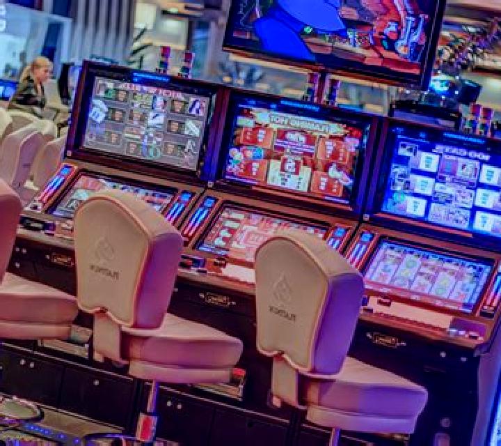 Mayanera slot machine