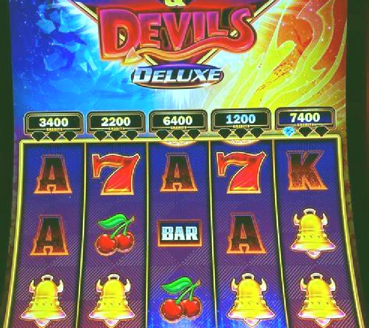 Mega Fire Blaze Plinko slot machine