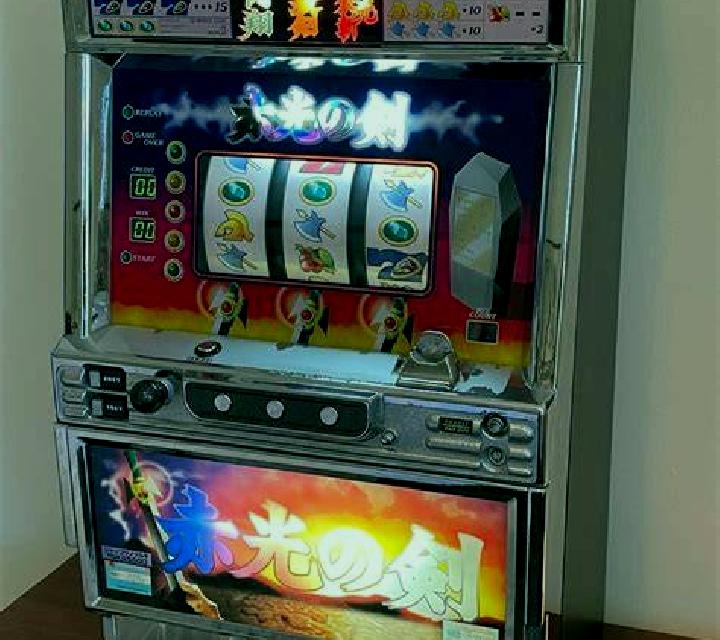 Pirate Chest: Hold and Win slot machine