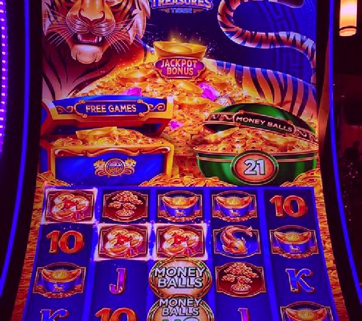 PuckX Crash online slot