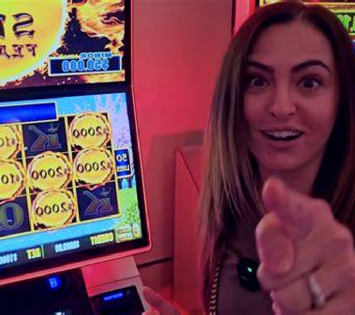 Queen of the Wild slot machine