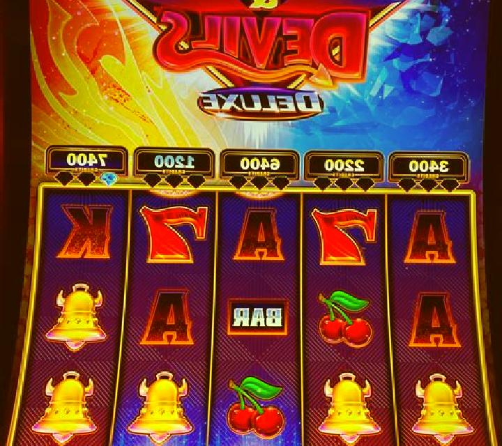 Reel Rich Devils slot machine