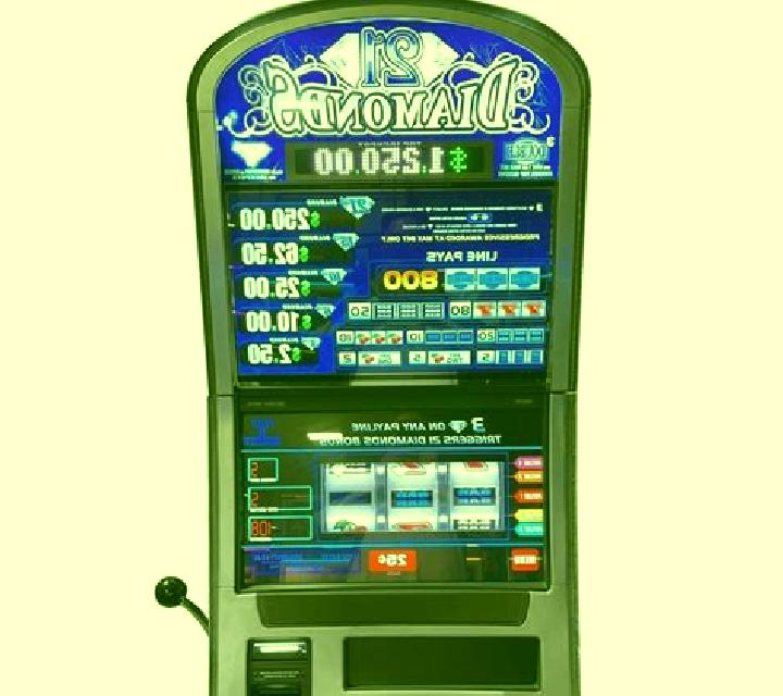 Rolling Diamonds slot game