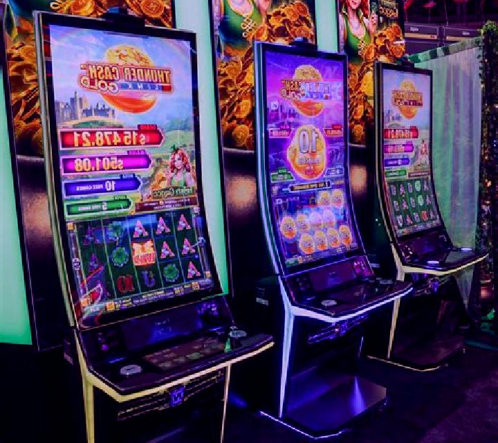 Russian Poker (Novomatic) slot game