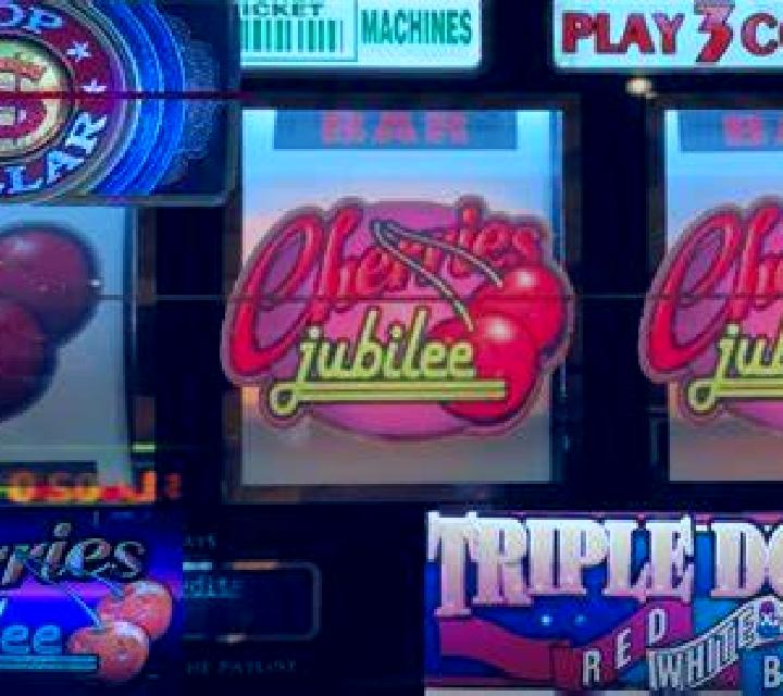 Secret Santa online slot