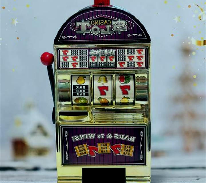 See Cards Three Toy slot game