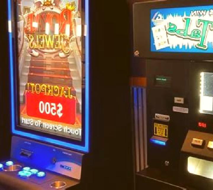 Snapshot Pull Tab slot machine