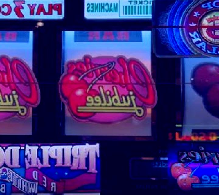 Spinions Christmas Party slot machine