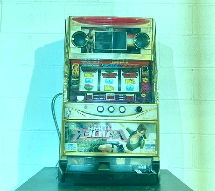 Suit Em Up Blackjack slot game