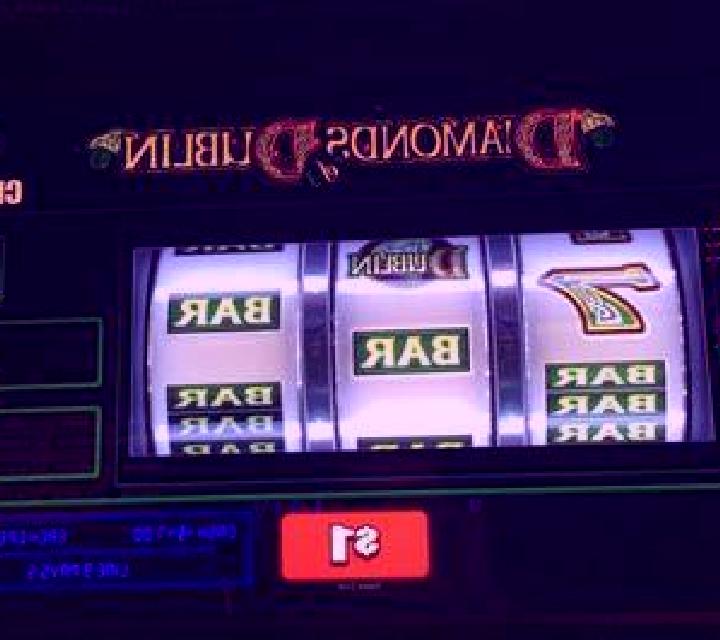The Dog House - Dog or Alive slot machine