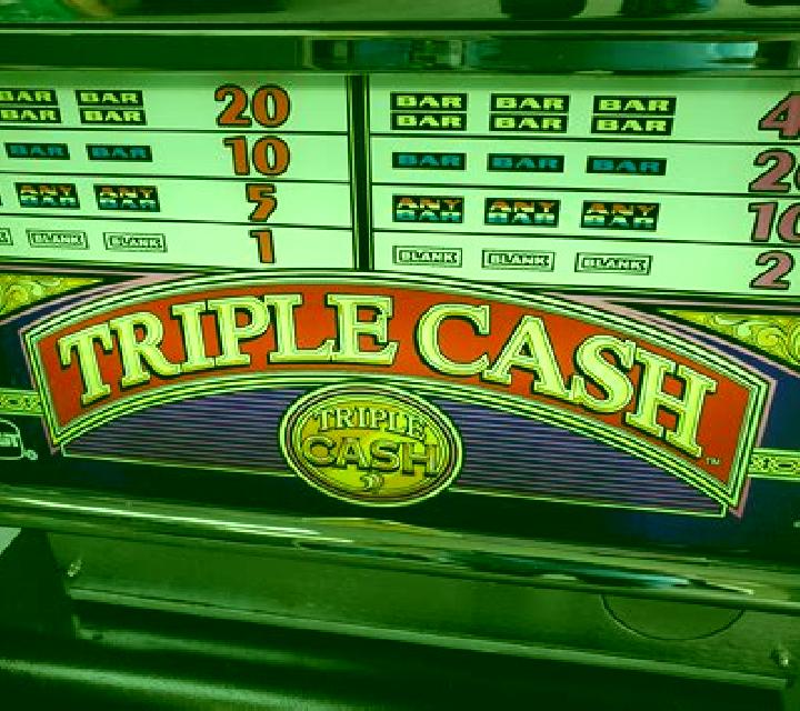 Triple Crown (Betsoft) slot machine